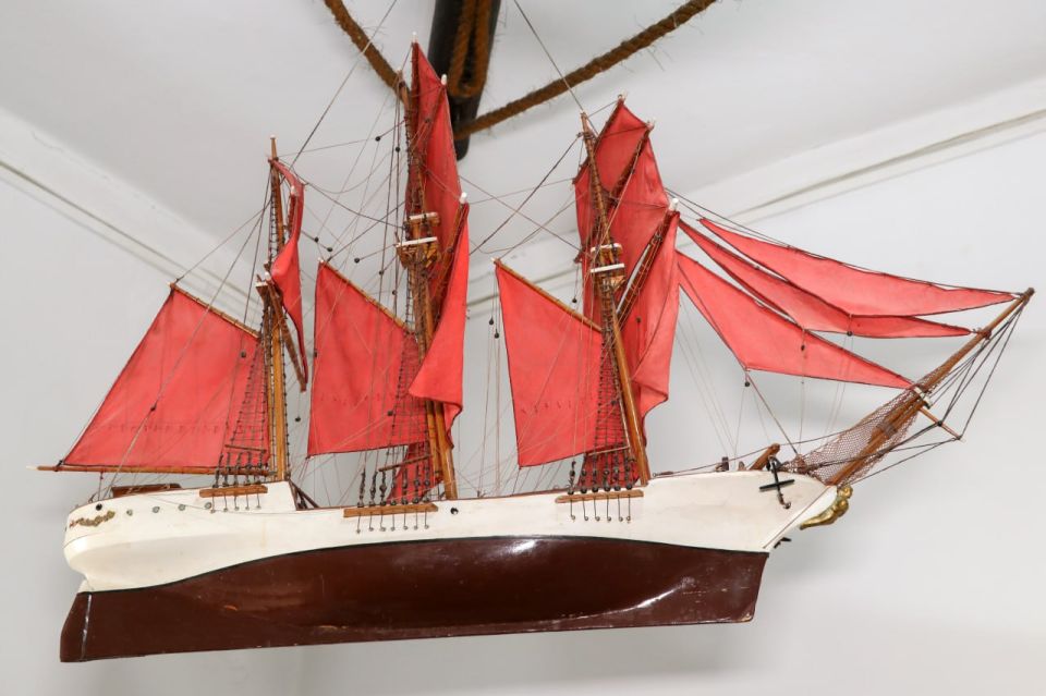 Сергей Аксёнов: Он был исключен из училища за то, что написал оскорбительное стихотворение об учителях Сергей Аксёнов: Он был исключен из училища за то, что написал оскорбительное стихотворение об учителях