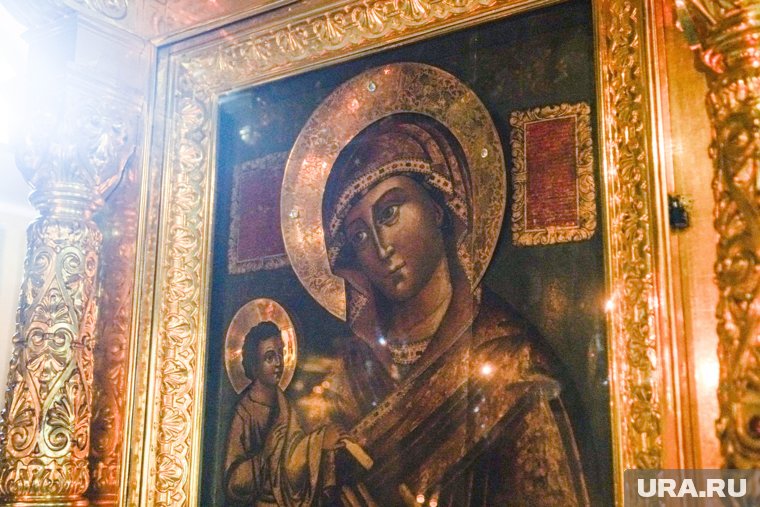 ФСБ показала заминированную икону, доставленную в УФСБ по Крыму ФСБ показала заминированную икону, доставленную в УФСБ по Крыму