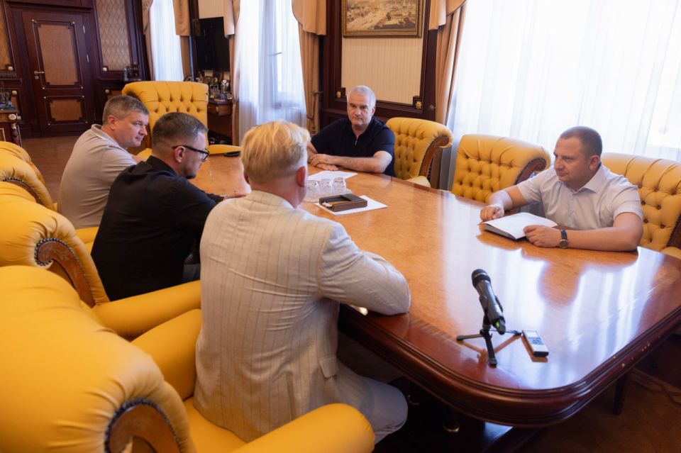 Сергей Аксёнов: По поручению Президента Российской Федерации Высшей школой госуправления РАНХиГС реализуется программа развития муниципального кадрового резерва «Школа мэров» Сергей Аксёнов: По поручению Президента Российской Федерации Высшей школой госуправления РАНХиГС реализуется программа развития муниципального кадрового резерва «Школа мэров»