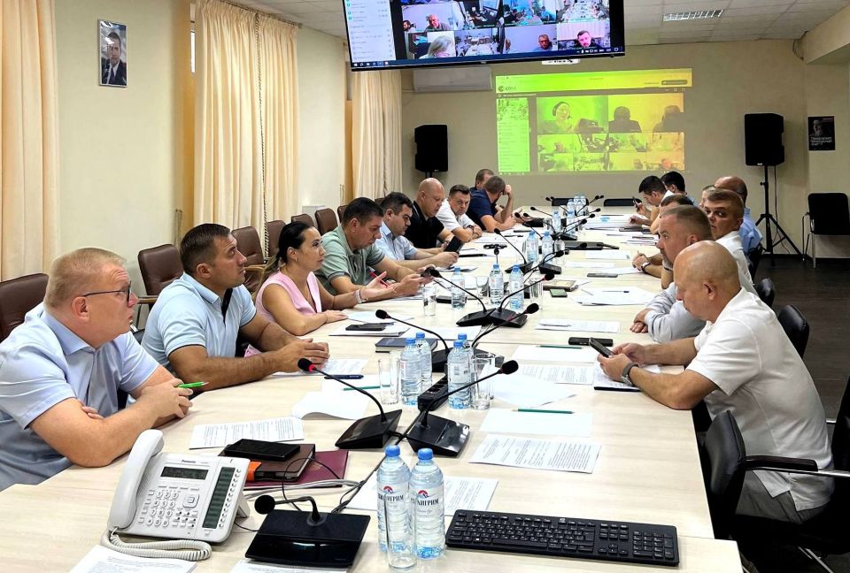 На совещании в ГКУ РК «Инвестстрой» обсудили актуальные вопросы объектов строительства в рамках госпрограммы Российской Федерации «Социально-экономическое развитие Республики Крым и г. Севастополя» На совещании в ГКУ РК «Инвестстрой» обсудили актуальные вопросы объектов строительства в рамках госпрограммы Российской Федерации «Социально-экономическое развитие Республики Крым и г. Севастополя»