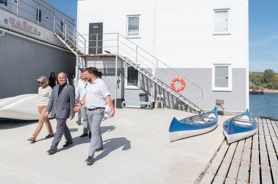 Михаил Развожаев: С главой Инкермана Вадимом Сергеевичем Путинцевым прошли по городу, пообщались с людьми, обсудили вопросы благоустройства Михаил Развожаев: С главой Инкермана Вадимом Сергеевичем Путинцевым прошли по городу, пообщались с людьми, обсудили вопросы благоустройства