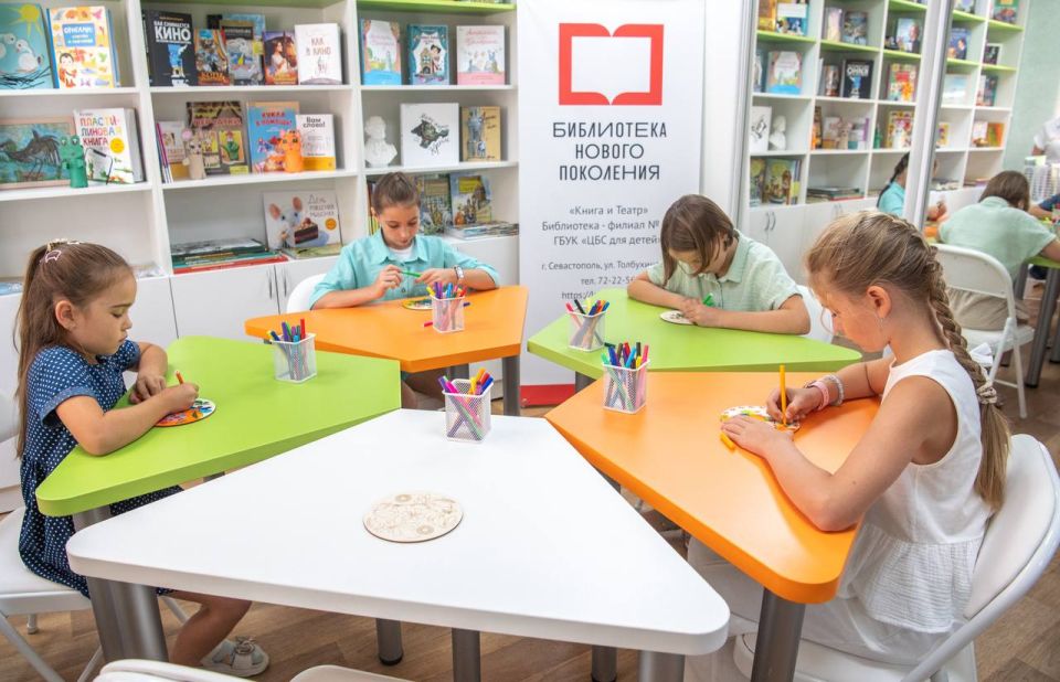 Михаил Развожаев: Рабочая поездка в Инкерман Михаил Развожаев: Рабочая поездка в Инкерман