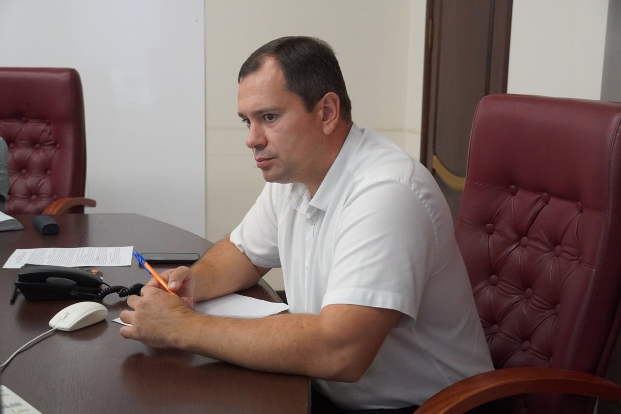 Глава администрации Керчи Олег Каторгин в плановом порядке провел прием граждан в телефонном режиме Глава администрации Керчи Олег Каторгин в плановом порядке провел прием граждан в телефонном режиме