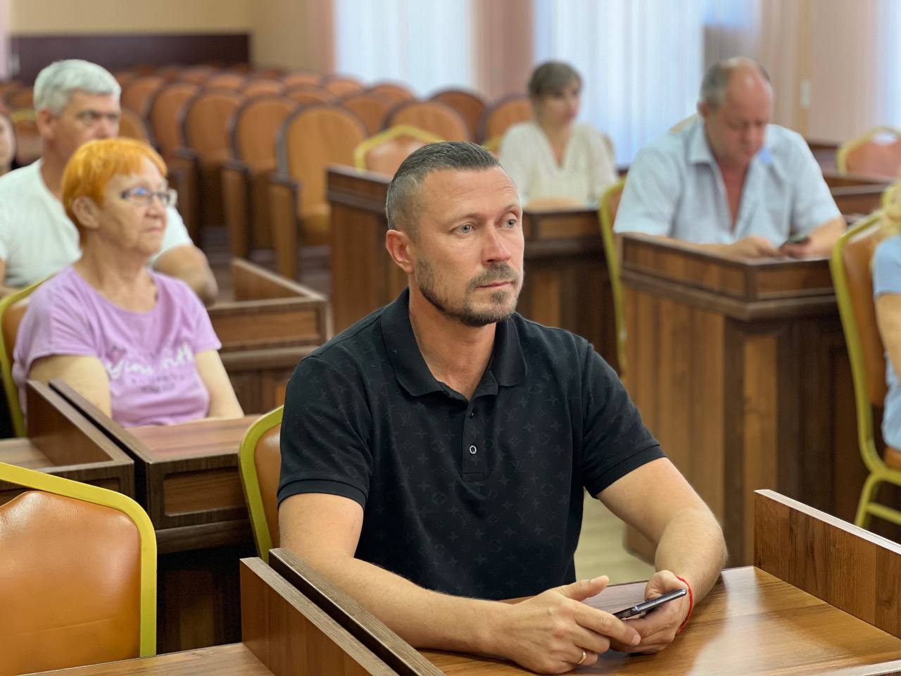 «Постоянная коммуникация председателей с мастерами, закрепленными за их домами – важный аспект эффективного взаимодействия», – Игорь Ивин. «Постоянная коммуникация председателей с мастерами, закрепленными за их домами – важный аспект эффективного взаимодействия», – Игорь Ивин.