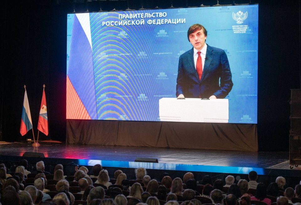 Михаил Развожаев: Провели сегодня августовское педагогическое совещание работников образования и науки Севастополя. Михаил Развожаев: Провели сегодня августовское педагогическое совещание работников образования и науки Севастополя.