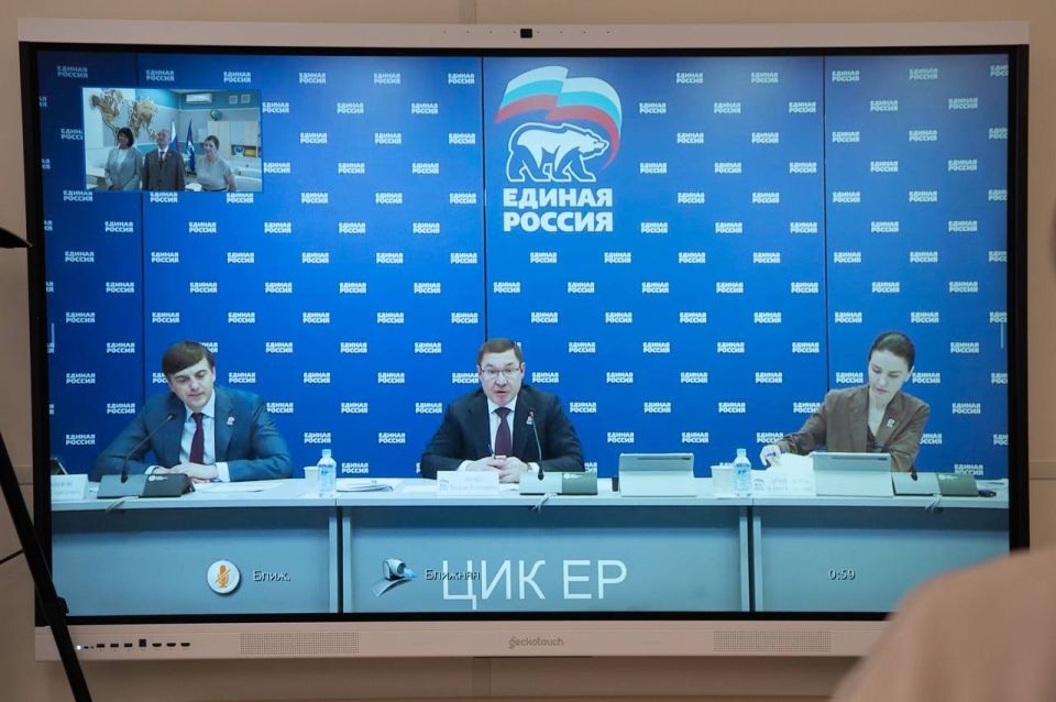 Михаил Развожаев: Сегодня в режиме ВКС участвовал в совещании, которое проводили секретарь Генсовета партии «Единая Россия» Владимир Владимирович Якушев и министр просвещения Сергей Сергеевич Кравцов Михаил Развожаев: Сегодня в режиме ВКС участвовал в совещании, которое проводили секретарь Генсовета партии «Единая Россия» Владимир Владимирович Якушев и министр просвещения Сергей Сергеевич Кравцов