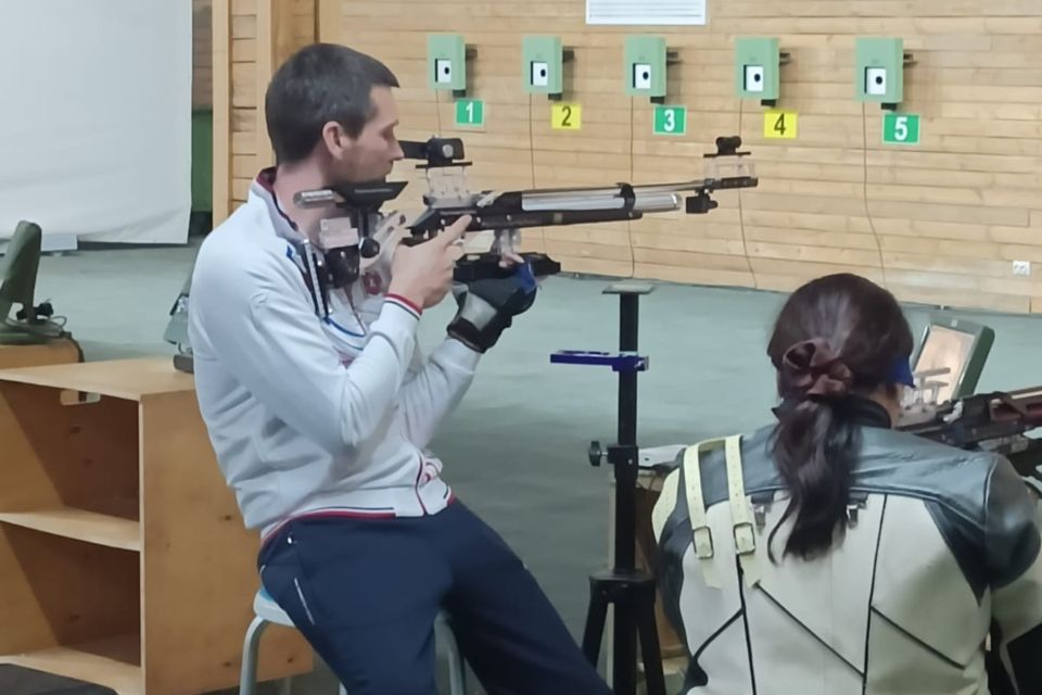 В Ижевске крымчанин Антон Зима завоевал бронзовую медаль по пулевой стрельбе