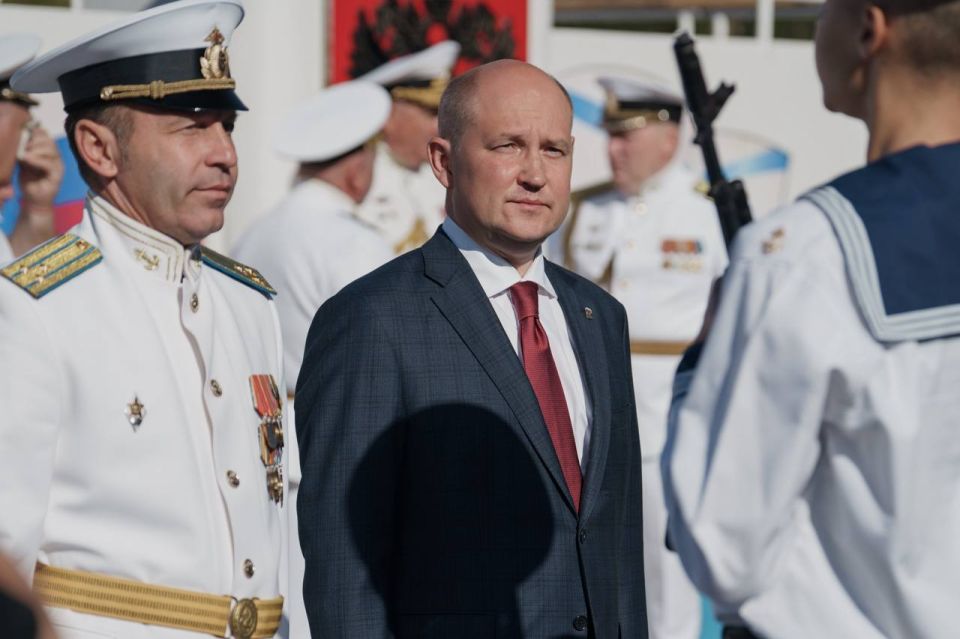 Михаил Развожаев: В Черноморском высшем военно-морском орденов Нахимова и Красной Звезды училище имени П.С.Нахимова сегодня особенный день — приведение к военной присяге курсантов первого курса Михаил Развожаев: В Черноморском высшем военно-морском орденов Нахимова и Красной Звезды училище имени П.С.Нахимова сегодня особенный день — приведение к военной присяге курсантов первого курса