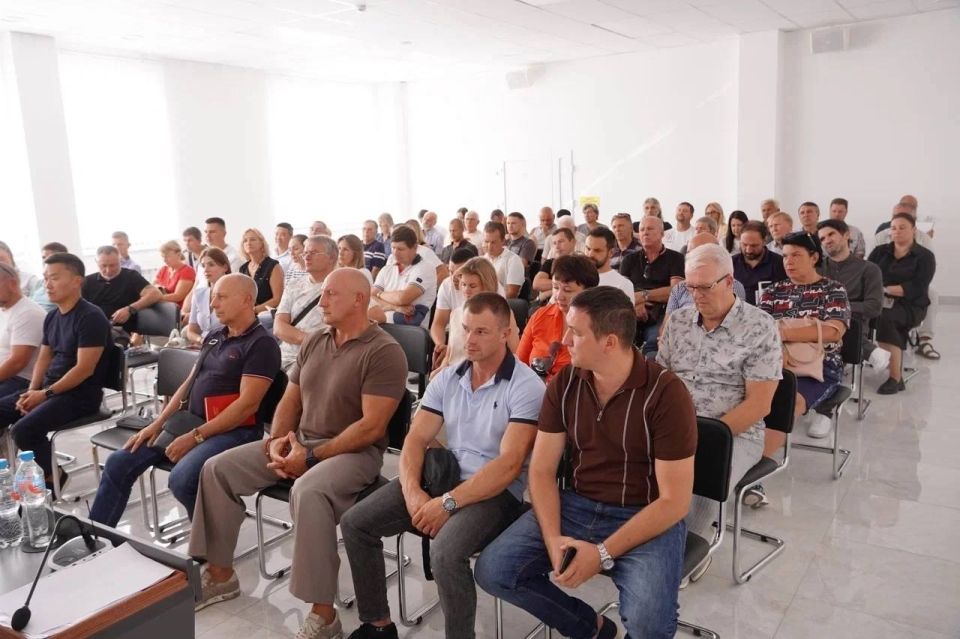 Ольга Торубарова: Совместно с председателем общественного совета при министерстве спорта Республики Крым Дмитрием Горячевым провела традиционное августовское совещание с руководителями учреждений, подведомственных... Ольга Торубарова: Совместно с председателем общественного совета при министерстве спорта Республики Крым Дмитрием Горячевым провела традиционное августовское совещание с руководителями учреждений, подведомственных...
