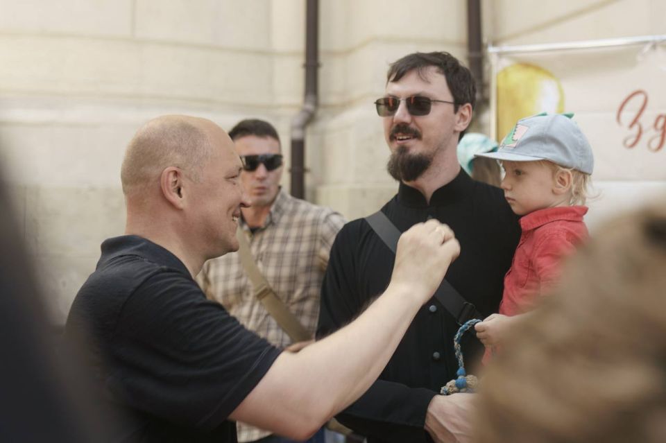 Михаил Развожаев: Сегодня посетил благотворительную ярмарку на территории Свято-Владимирского собора — усыпальницы адмиралов Михаил Развожаев: Сегодня посетил благотворительную ярмарку на территории Свято-Владимирского собора — усыпальницы адмиралов