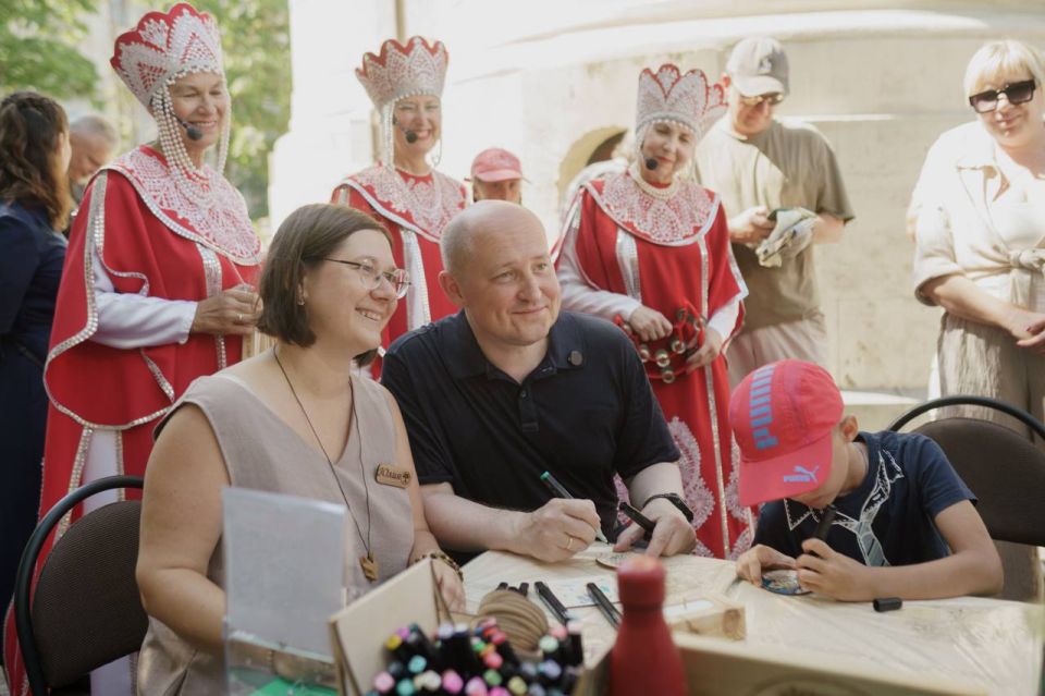 Михаил Развожаев: Сегодня посетил благотворительную ярмарку на территории Свято-Владимирского собора — усыпальницы адмиралов Михаил Развожаев: Сегодня посетил благотворительную ярмарку на территории Свято-Владимирского собора — усыпальницы адмиралов