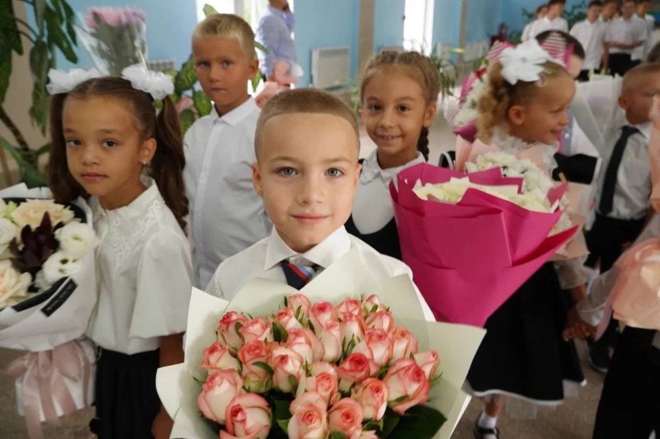 Ольга Торубарова: Вычитать и умножать…. Сегодня во всех школах нашей необъятной страны для всех учеников прозвенел «первый звонок» Ольга Торубарова: Вычитать и умножать…. Сегодня во всех школах нашей необъятной страны для всех учеников прозвенел «первый звонок»