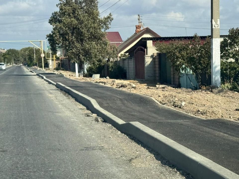 Первый заместитель главы администрации района Энвер Аблаев провел контроль за выполнением работ по ремонту тротуара в селе Вилино — работы ведутся в срок, улучшая комфорт для жителей! Первый заместитель главы администрации района Энвер Аблаев провел контроль за выполнением работ по ремонту тротуара в селе Вилино — работы ведутся в срок, улучшая комфорт для жителей!