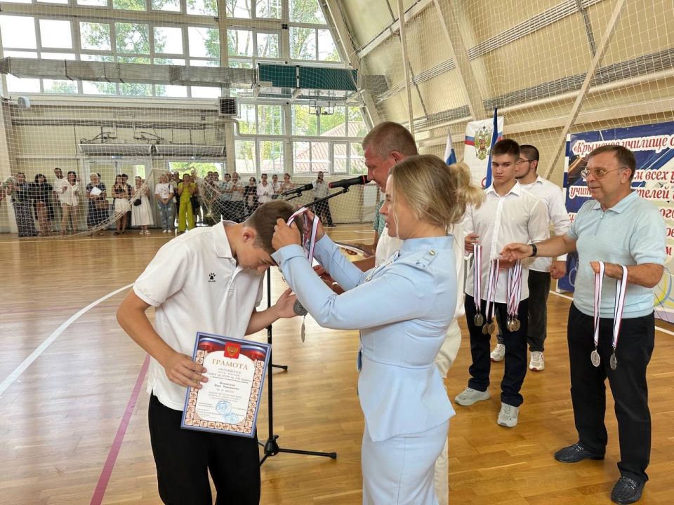 Ольга Торубарова: Традиционно Совместно с Олимпийским чемпионом Рустемом Абдуллаевич Казаковым и председателем республиканской федерации футбола Крыма Сергеем Александровичем Бородкиным приняли участие в праздничной... Ольга Торубарова: Традиционно Совместно с Олимпийским чемпионом Рустемом Абдуллаевич Казаковым и председателем республиканской федерации футбола Крыма Сергеем Александровичем Бородкиным приняли участие в праздничной...