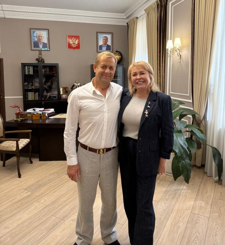 Янина Павленко: Очень рада видеть в добром здравии основателя зоопарка «Сказка» и Парка львов «Тайган» Олега Зубкова В строю, бодр, полон сил, энергии и, как обычно, верен себе и бесконечно предан любимому делу