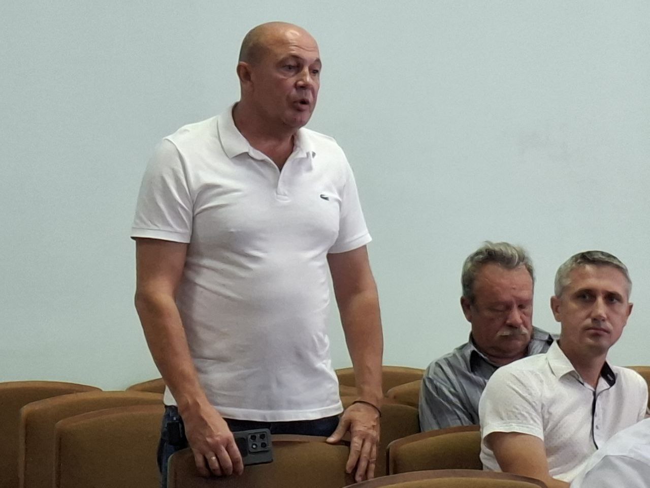 Александр Харламов провел аппаратное совещание по социально значимым вопросам района Александр Харламов провел аппаратное совещание по социально значимым вопросам района