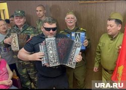 Ослепший боец из Екатеринбурга полз 10 километров под обстрелами Ослепший боец из Екатеринбурга полз 10 километров под обстрелами