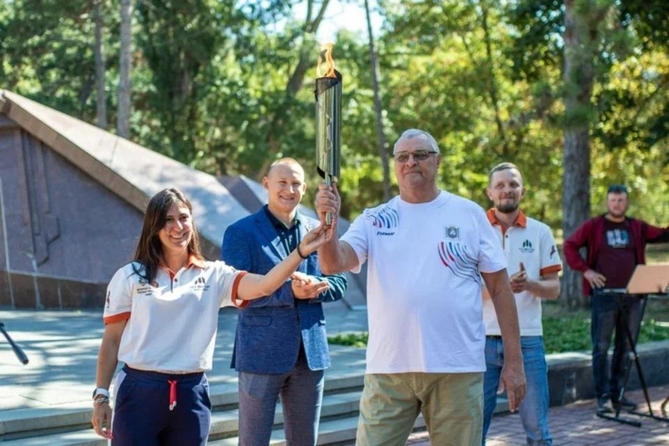 В Симферополе состоялась всероссийская спортивно-патриотическая акция «От Победы к Победе!»