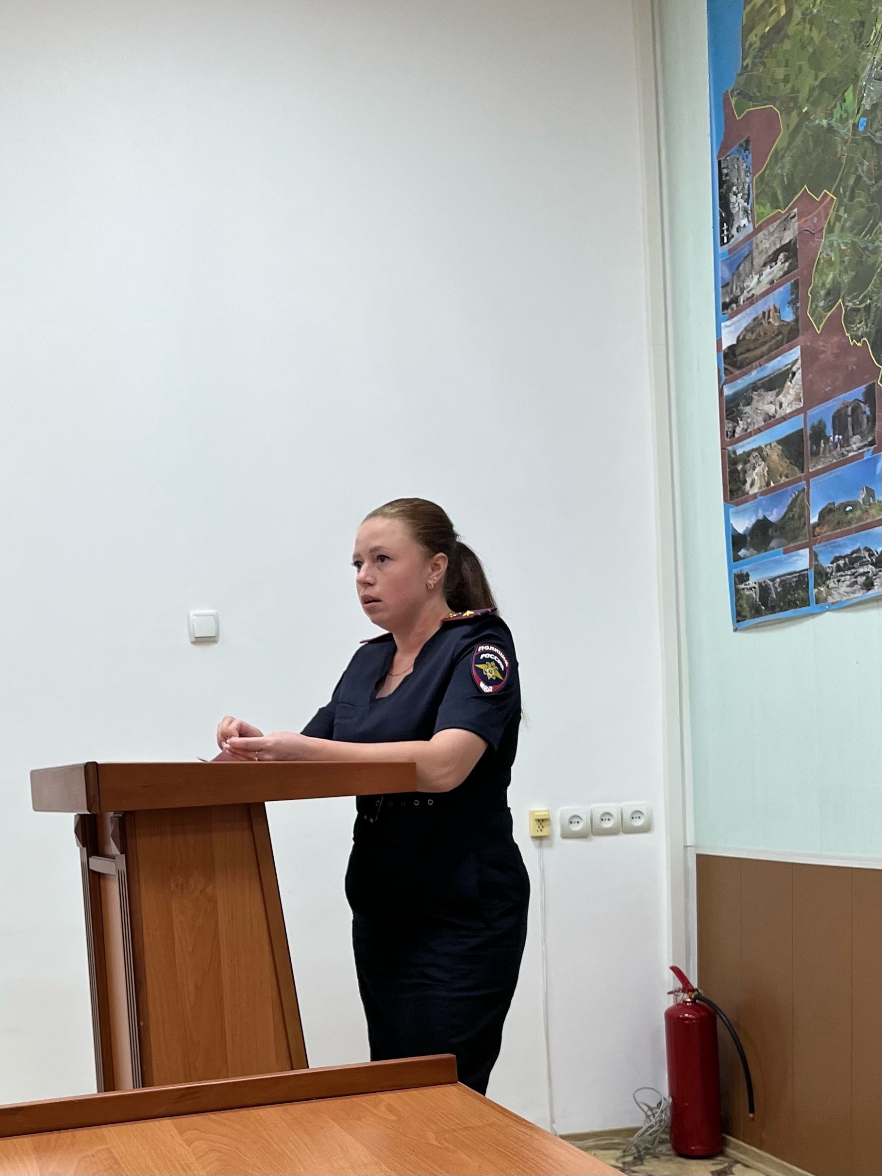 Проведено заседание круглого стола на тему: «О профилактике безнадзорности и правонарушений несовершеннолетних в Бахчисарайском районе» Проведено заседание круглого стола на тему: «О профилактике безнадзорности и правонарушений несовершеннолетних в Бахчисарайском районе»