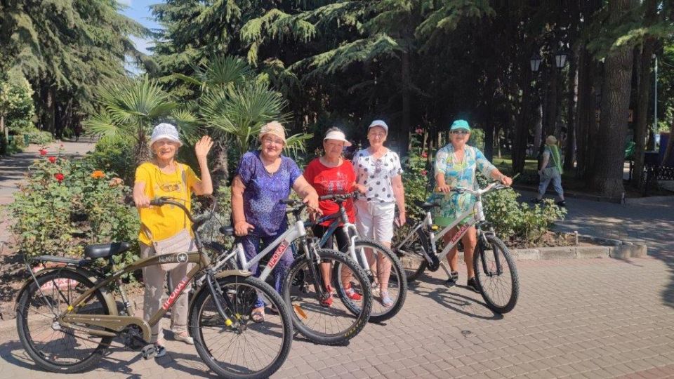 Максим Теряев посетил отделение «Активного долголетия» в Алуште Максим Теряев посетил отделение «Активного долголетия» в Алуште