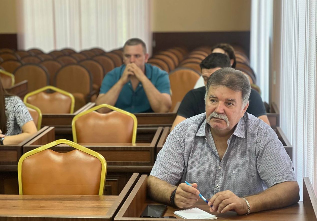 Встречи главы администрации города Игоря Ивина с председателями МКД продолжаются Встречи главы администрации города Игоря Ивина с председателями МКД продолжаются