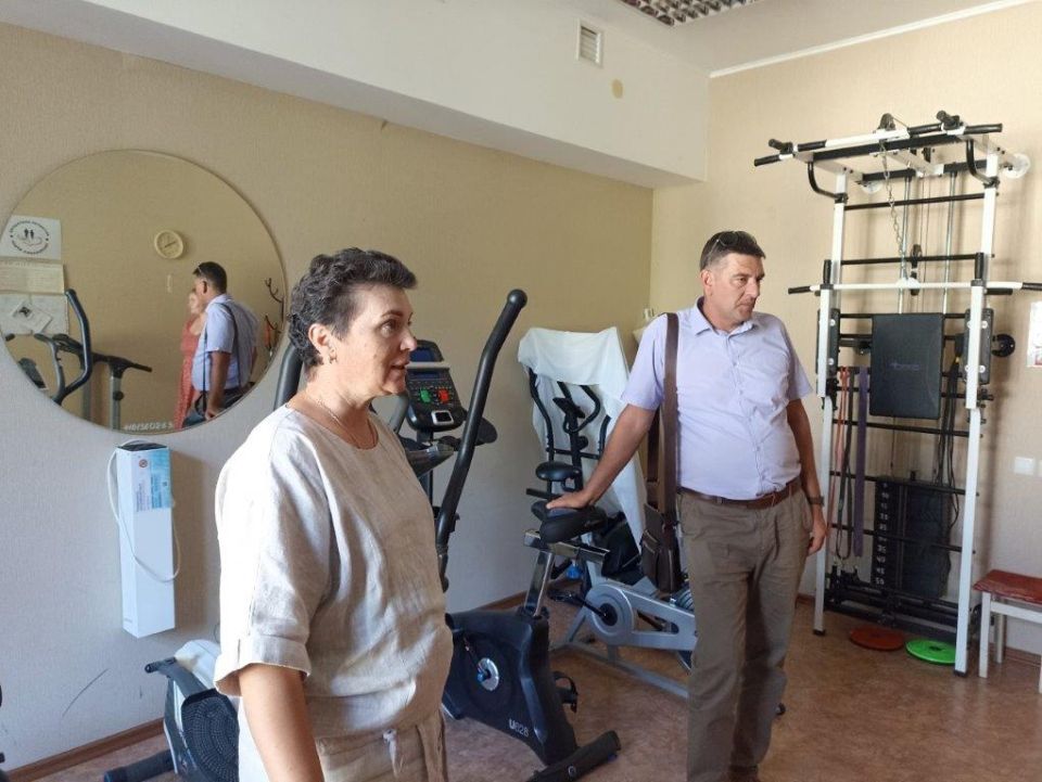 Максим Теряев посетил отделение «Активного долголетия» в Алуште Максим Теряев посетил отделение «Активного долголетия» в Алуште