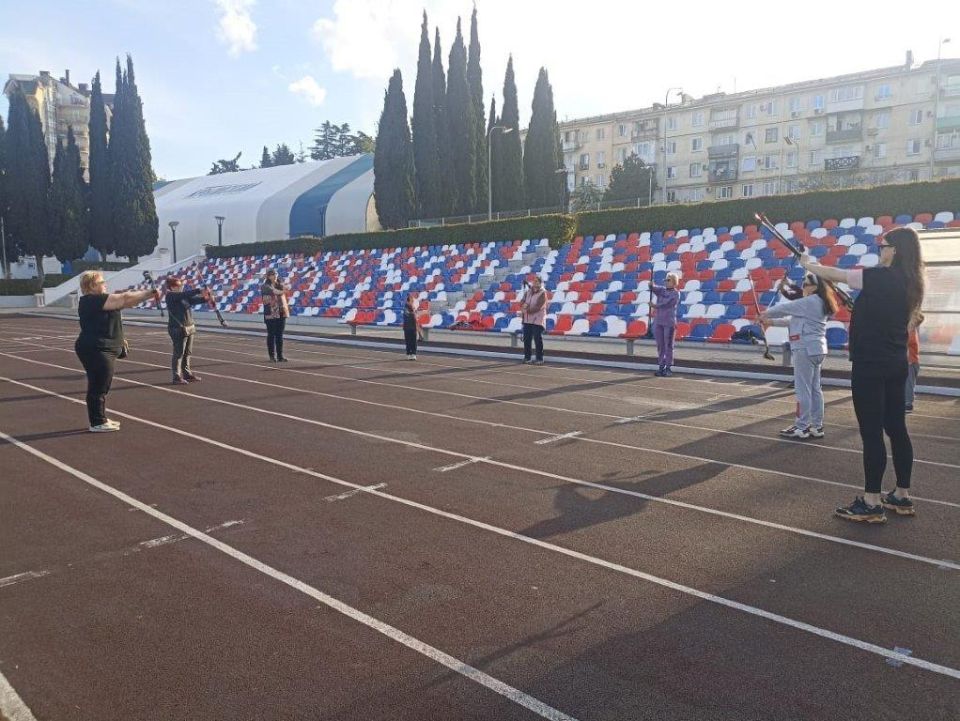 Максим Теряев посетил отделение «Активного долголетия» в Алуште Максим Теряев посетил отделение «Активного долголетия» в Алуште