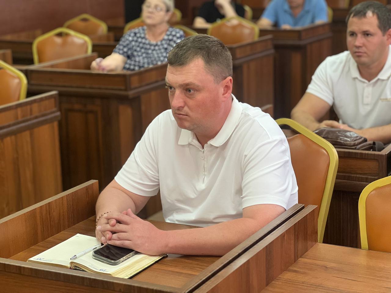 Встречи главы администрации города Игоря Ивина с председателями МКД продолжаются Встречи главы администрации города Игоря Ивина с председателями МКД продолжаются