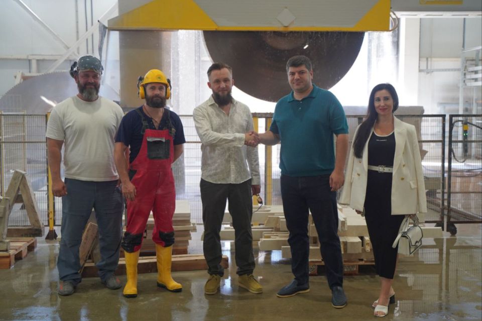  :          ,       ,   ...