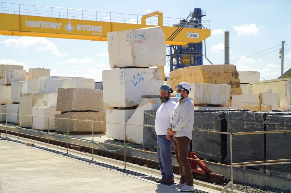  :          ,       ,   ...