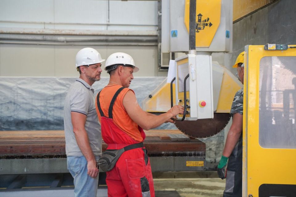  :          ,       ,   ...