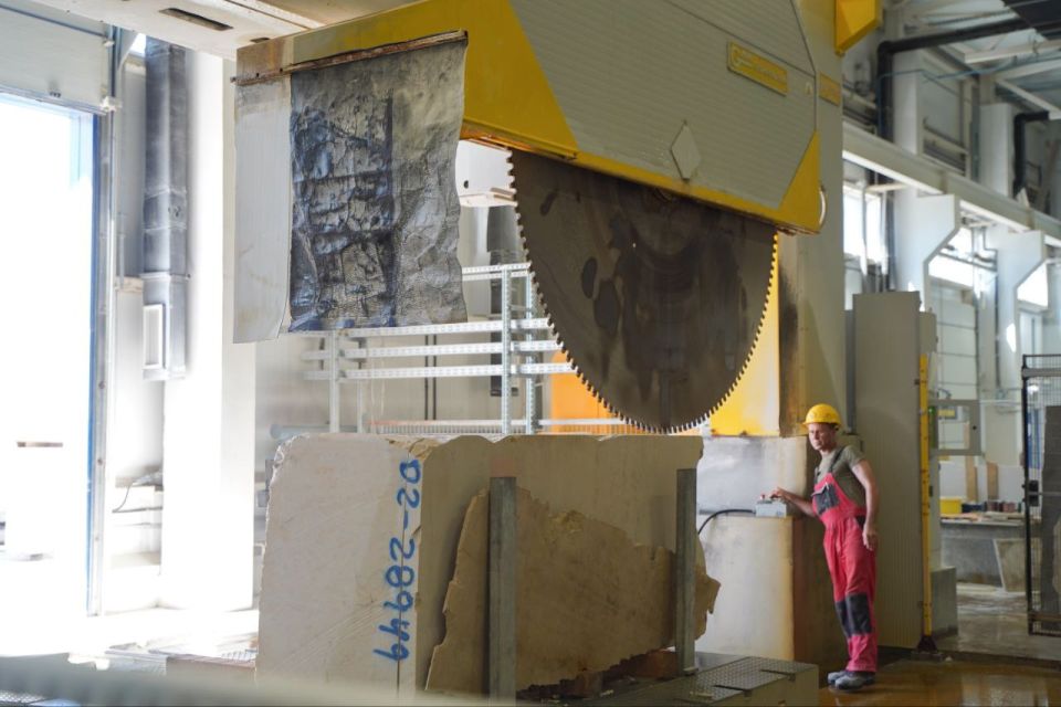  :          ,       ,   ...