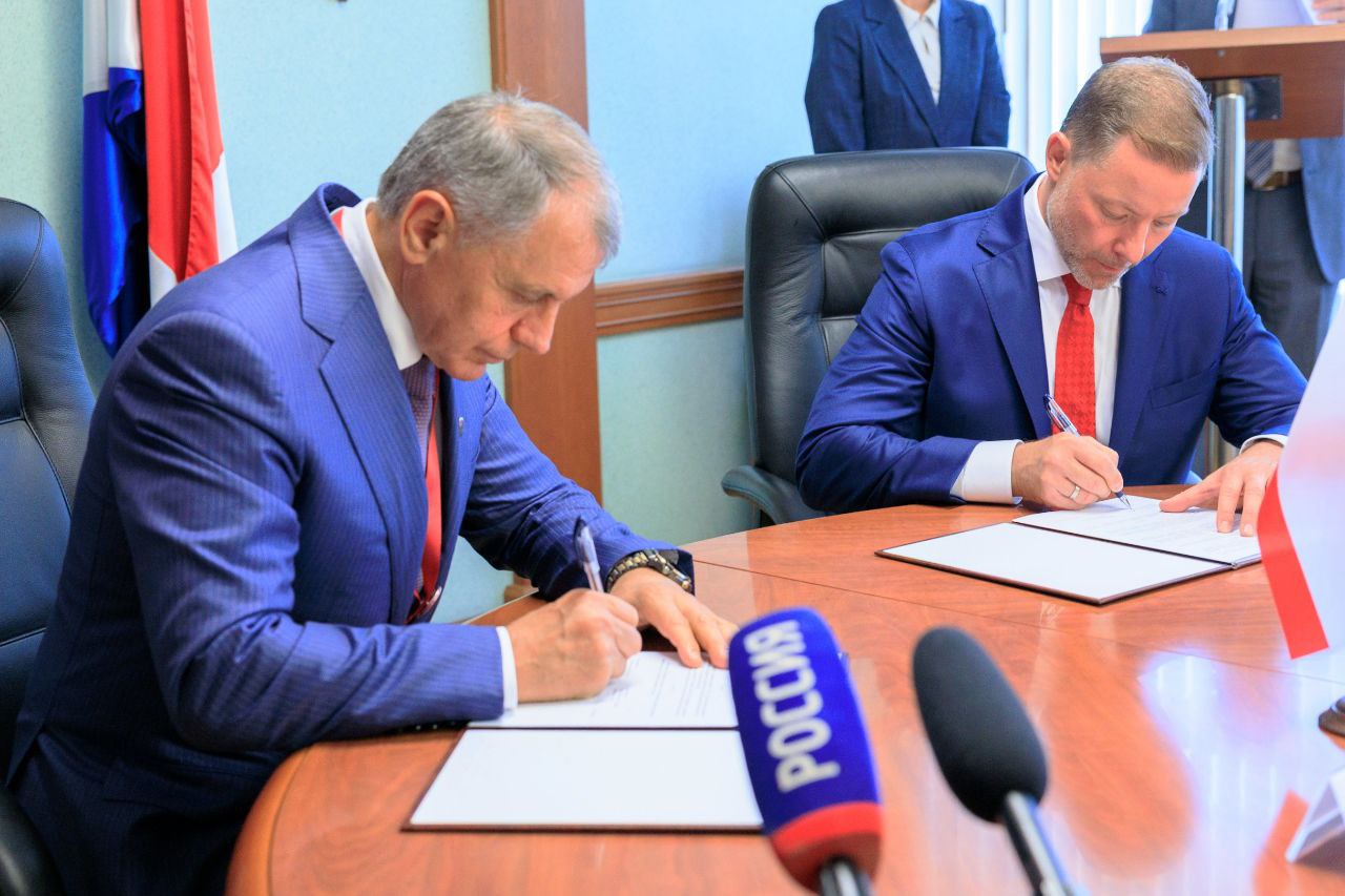 Крымский парламент будет сотрудничать с Приморским и Хабаровским краями Крымский парламент будет сотрудничать с Приморским и Хабаровским краями