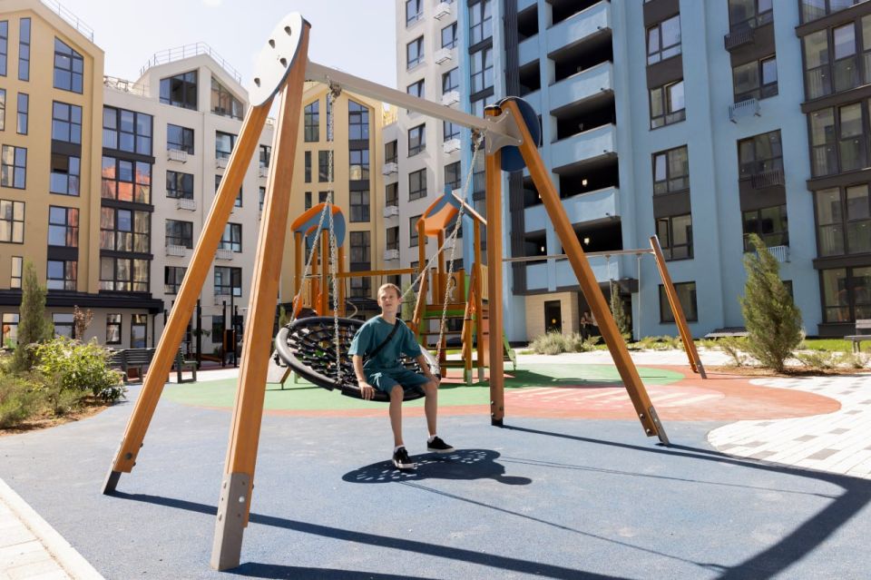 Сергей Аксёнов: Сегодня новоселье празднуют 18 семей, переселяемых из аварийного жилищного фонда городов Симферополь, Саки, Керчь, Белогорск, Судак и пгт Новофедоровка Сергей Аксёнов: Сегодня новоселье празднуют 18 семей, переселяемых из аварийного жилищного фонда городов Симферополь, Саки, Керчь, Белогорск, Судак и пгт Новофедоровка