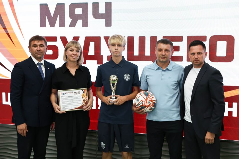 Сергей Аксёнов: Пятилетие Академии футбола Крыма, созданной по поручению нашего Президента, – знаковая дата для всего крымского спорта Сергей Аксёнов: Пятилетие Академии футбола Крыма, созданной по поручению нашего Президента, – знаковая дата для всего крымского спорта