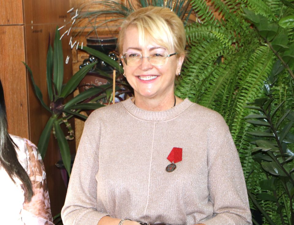              ,     -        , ...