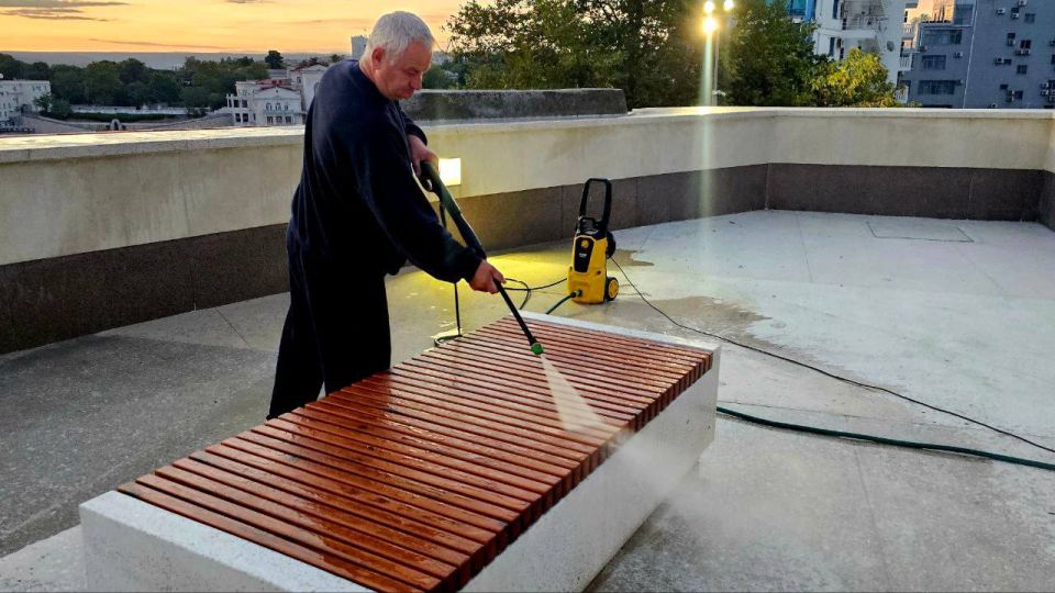 Михаил Развожаев: Поддерживаем чистоту у обелиска «Городу-Герою Севастополю» Михаил Развожаев: Поддерживаем чистоту у обелиска «Городу-Герою Севастополю»