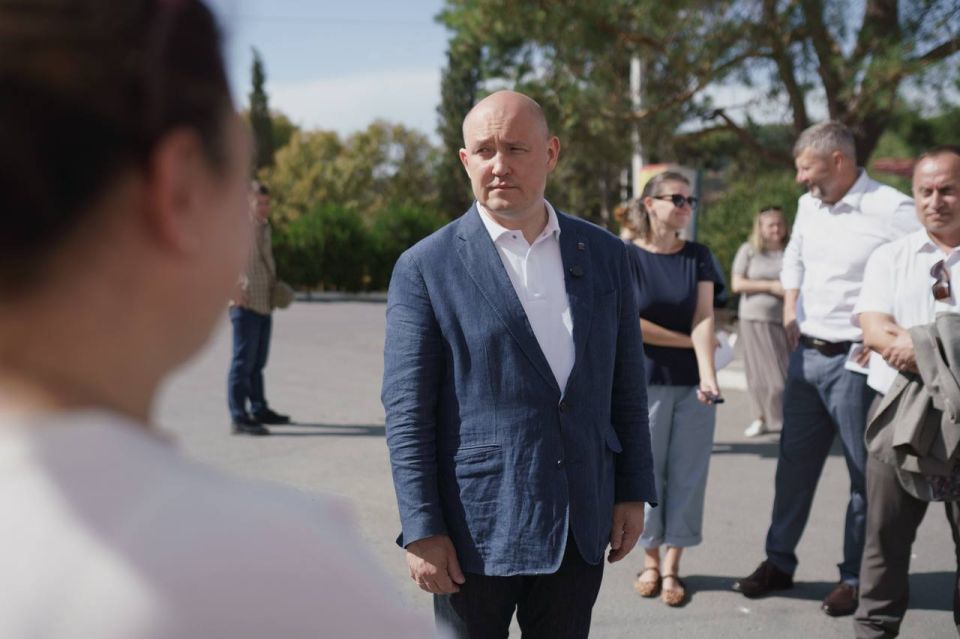 Михаил Развожаев: Сегодня работал в Верхнесадовском муниципальном округе Михаил Развожаев: Сегодня работал в Верхнесадовском муниципальном округе