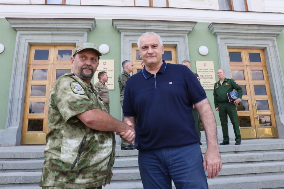 Сергей Аксёнов: Сегодня по поручению Министра обороны Российской Федерации Андрея Рэмовича Белоусова в Республику Крым прибыл начальник управления Главного организационно-мобилизационного управления Генерального штаба ВС РФ... Сергей Аксёнов: Сегодня по поручению Министра обороны Российской Федерации Андрея Рэмовича Белоусова в Республику Крым прибыл начальник управления Главного организационно-мобилизационного управления Генерального штаба ВС РФ...