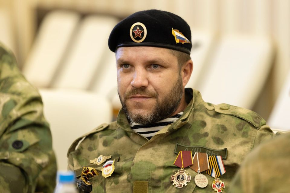 Сергей Аксёнов: Сегодня по поручению Министра обороны Российской Федерации Андрея Рэмовича Белоусова в Республику Крым прибыл начальник управления Главного организационно-мобилизационного управления Генерального штаба ВС РФ... Сергей Аксёнов: Сегодня по поручению Министра обороны Российской Федерации Андрея Рэмовича Белоусова в Республику Крым прибыл начальник управления Главного организационно-мобилизационного управления Генерального штаба ВС РФ...