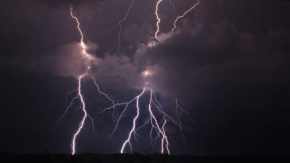 Циклон над восточной частью Черного моря: какую погоду он принесет в Крым