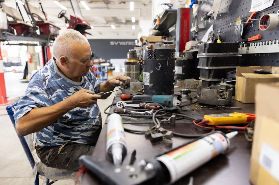 Сергей Аксёнов: Машиностроение – одна из ключевых отраслей экономики, локомотив промышленного развития, основа лидерства нашей страны Сергей Аксёнов: Машиностроение – одна из ключевых отраслей экономики, локомотив промышленного развития, основа лидерства нашей страны