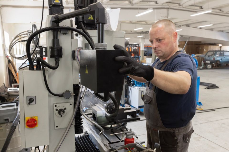 Сергей Аксёнов: Машиностроение – одна из ключевых отраслей экономики, локомотив промышленного развития, основа лидерства нашей страны Сергей Аксёнов: Машиностроение – одна из ключевых отраслей экономики, локомотив промышленного развития, основа лидерства нашей страны