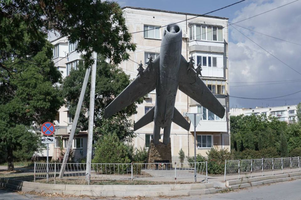 Михаил Развожаев: Сегодня провёл рабочую поездку в Любимовку, встретился с председателем Совета ветеранов авиационного гарнизона «Бельбек», подполковником запаса Валерием Михайловичем Мискевичем Михаил Развожаев: Сегодня провёл рабочую поездку в Любимовку, встретился с председателем Совета ветеранов авиационного гарнизона «Бельбек», подполковником запаса Валерием Михайловичем Мискевичем