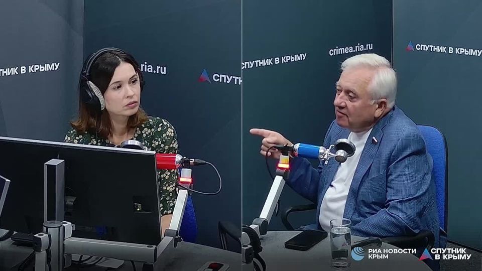 От народной артистки СССР до иноагента: нужно ли запрещать творчество Аллы Пугачевой?
