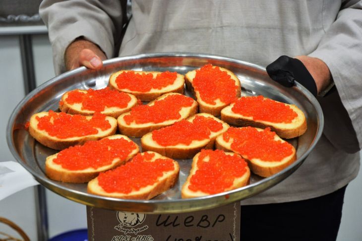 В России подешевела красная икра: сколько она стоит в Крыму