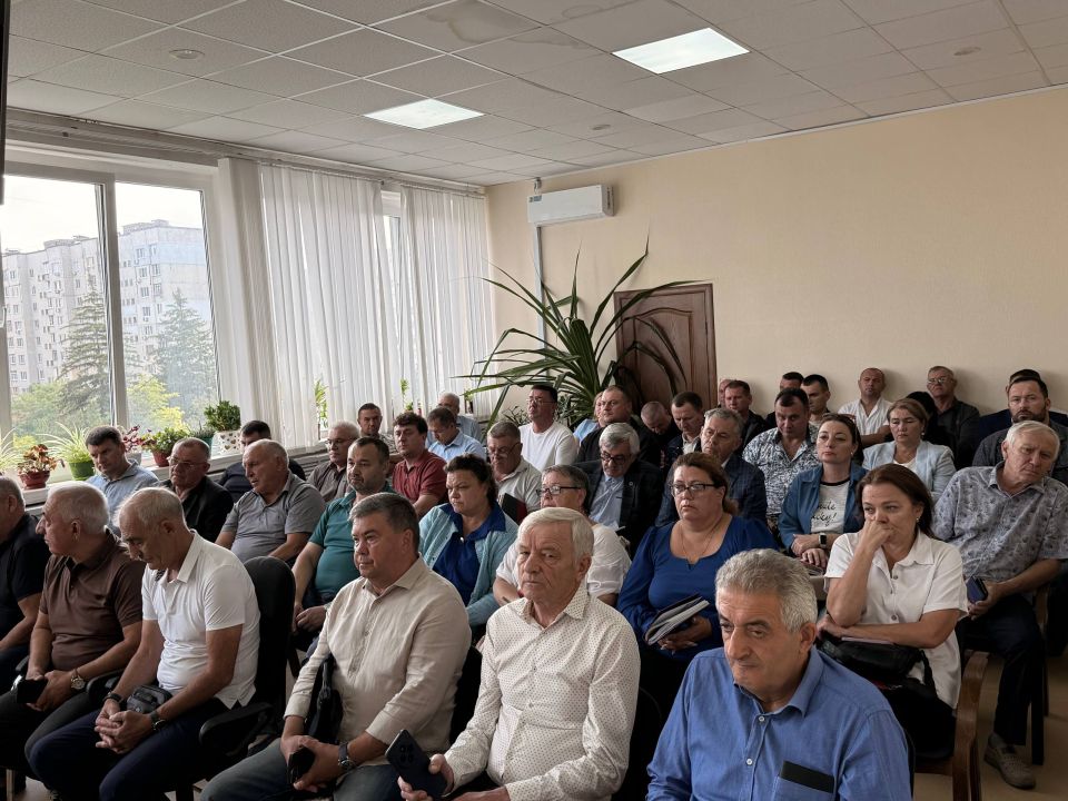 В Минсельхозе Крыма обсудили формирование достаточного фонда семян в условиях сложного года В Минсельхозе Крыма обсудили формирование достаточного фонда семян в условиях сложного года