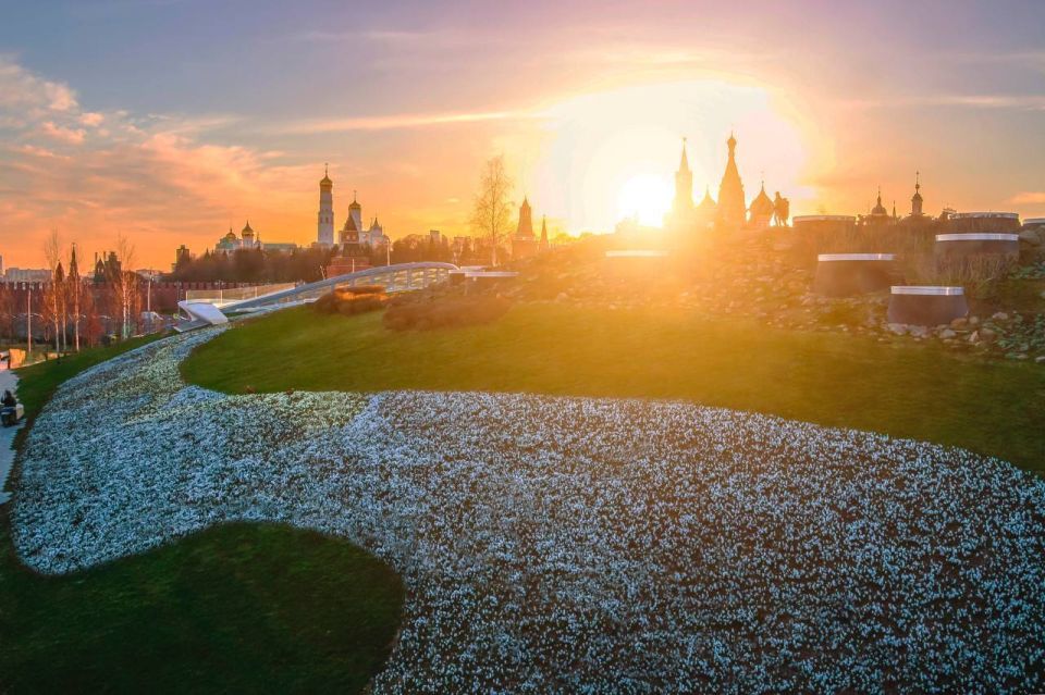 «Как молодеешь ты день ото дня «Как молодеешь ты день ото дня