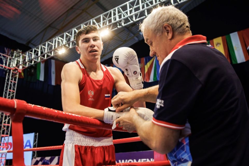 Сергей Аксёнов: Крымские спортсмены успешно выступили в составе сборной России на Международном турнире по боксу «Евразийский кубок «Даурия» среди юниоров 17–18 лет, который проходил в Чите