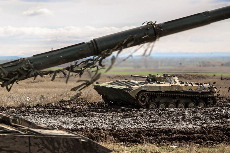 «Экипаж танка обязан действовать в бою смело, дерзко и решительно» «Экипаж танка обязан действовать в бою смело, дерзко и решительно»